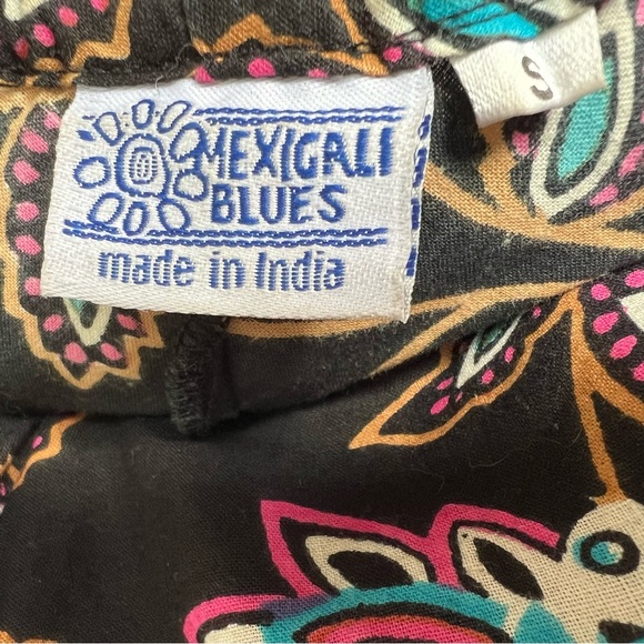 Cool cotton dress with batik-style print and adjustable straps - Picture 9 of 10